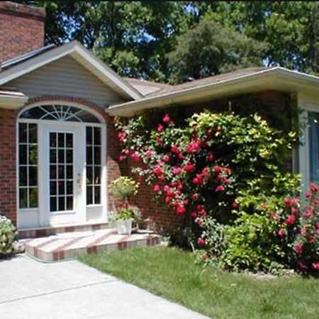 Dorchester House Bed & Breakfast ไนแอการาฟอลส์ ภายนอก รูปภาพ
