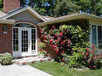Dorchester House Bed & Breakfast ไนแอการาฟอลส์ ภายนอก รูปภาพ